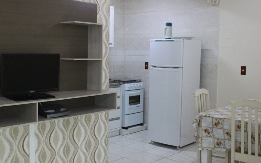 Apartamento para até 5 pessoas na Praia de Bombas – Residencial Ricardo