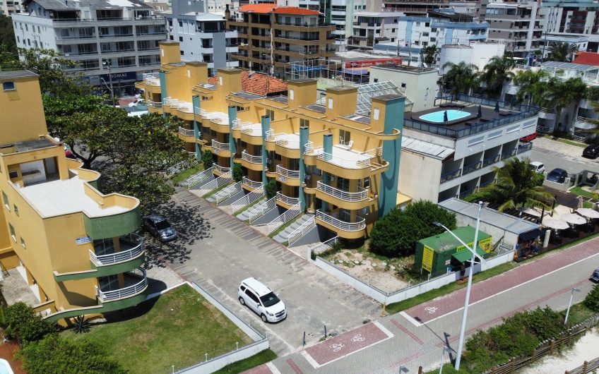 Apartamento triplex frente mar em Bombas com 3 dormitórios – Residencial Bernardo